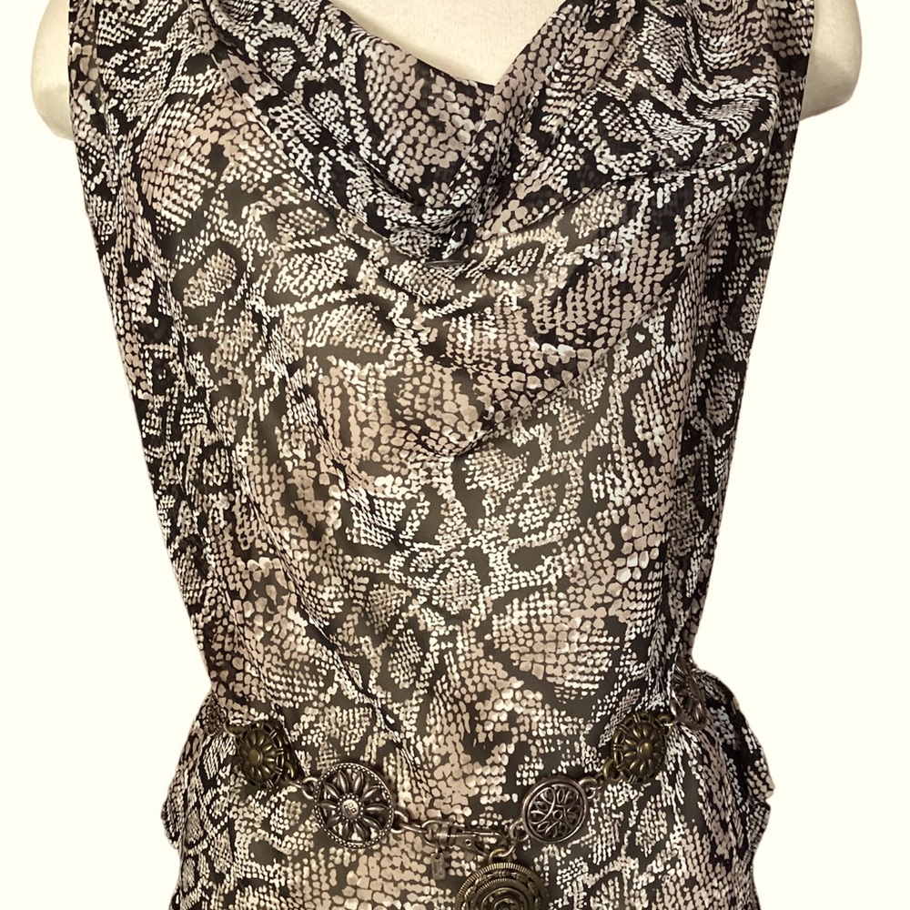 INC INTERNATIONAL CONCEPTS SLEEVELESS TOP